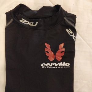 2XU Long Sleeved Compression Top